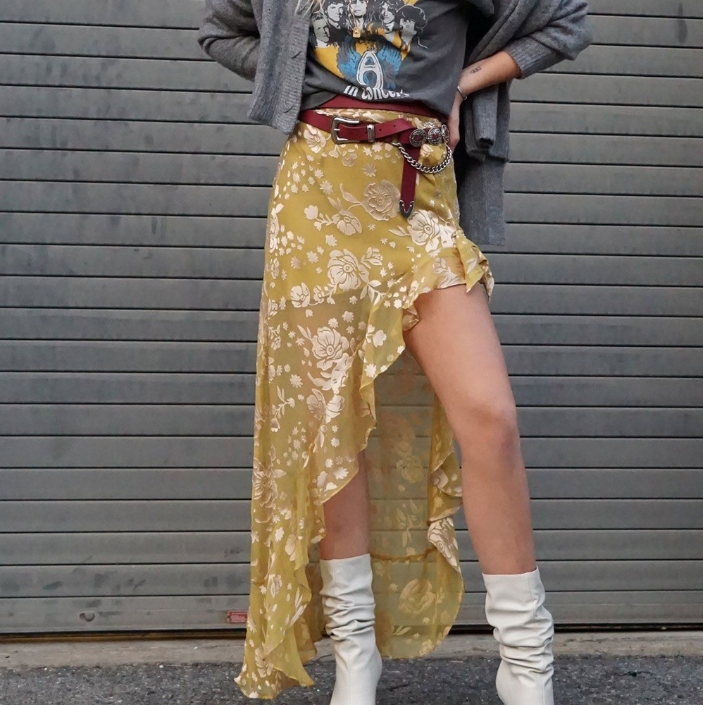 FULL SET🌸For love and lemons cosmo TOP & SKIRT - Picture 3 of 11